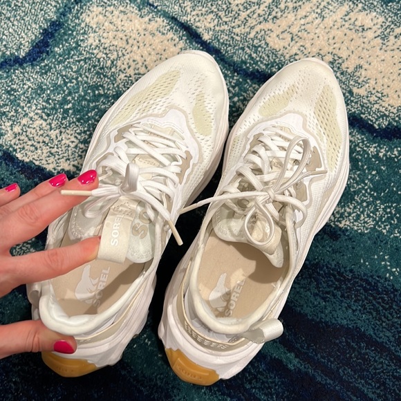 WOMEN'S KINETIC™ BREAKTHRU DAY LACE SNEAKER SIZE 7 - Picture 1 of 7